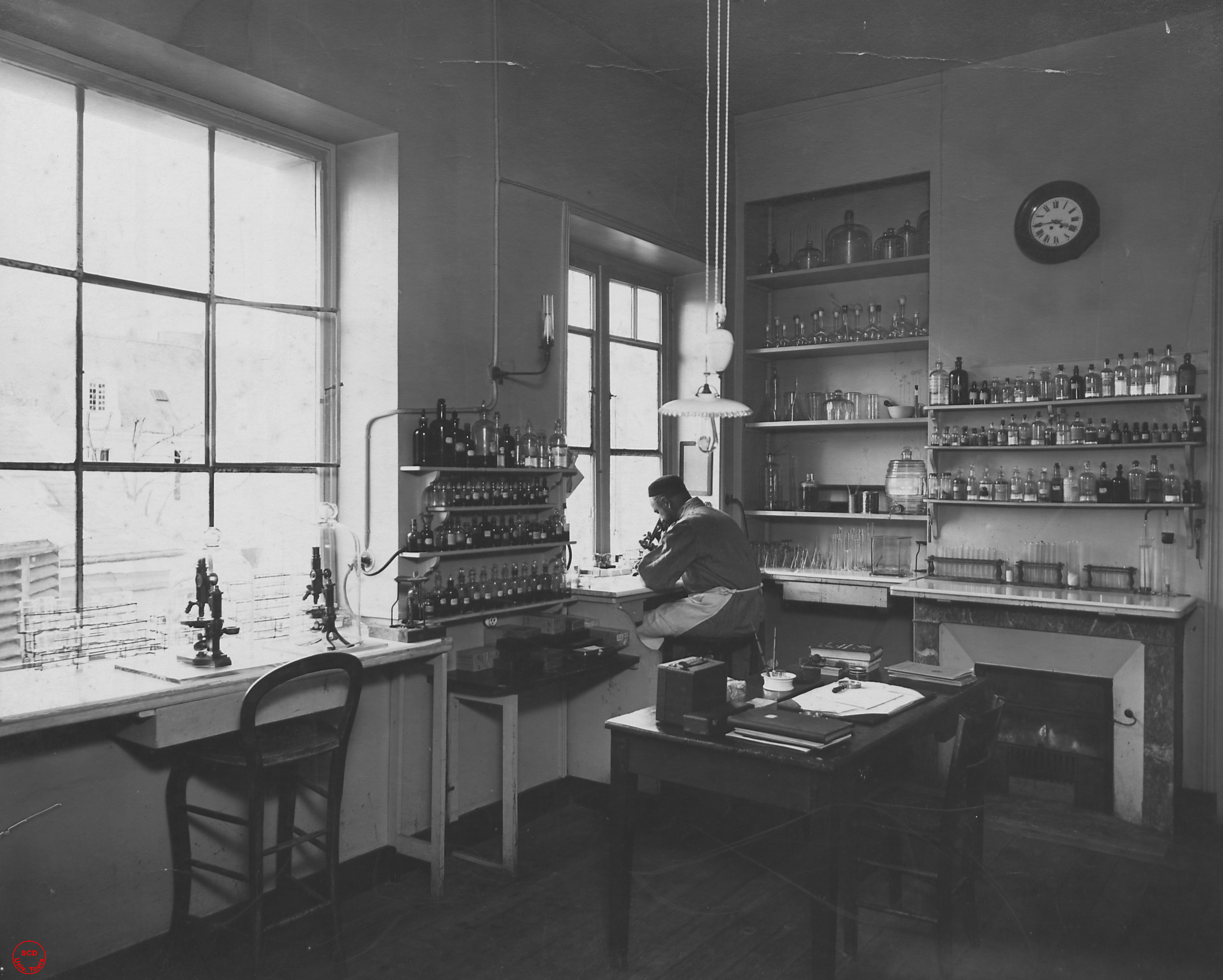 École de médecine et de pharmacie de Tours, laboratoire des chimiques