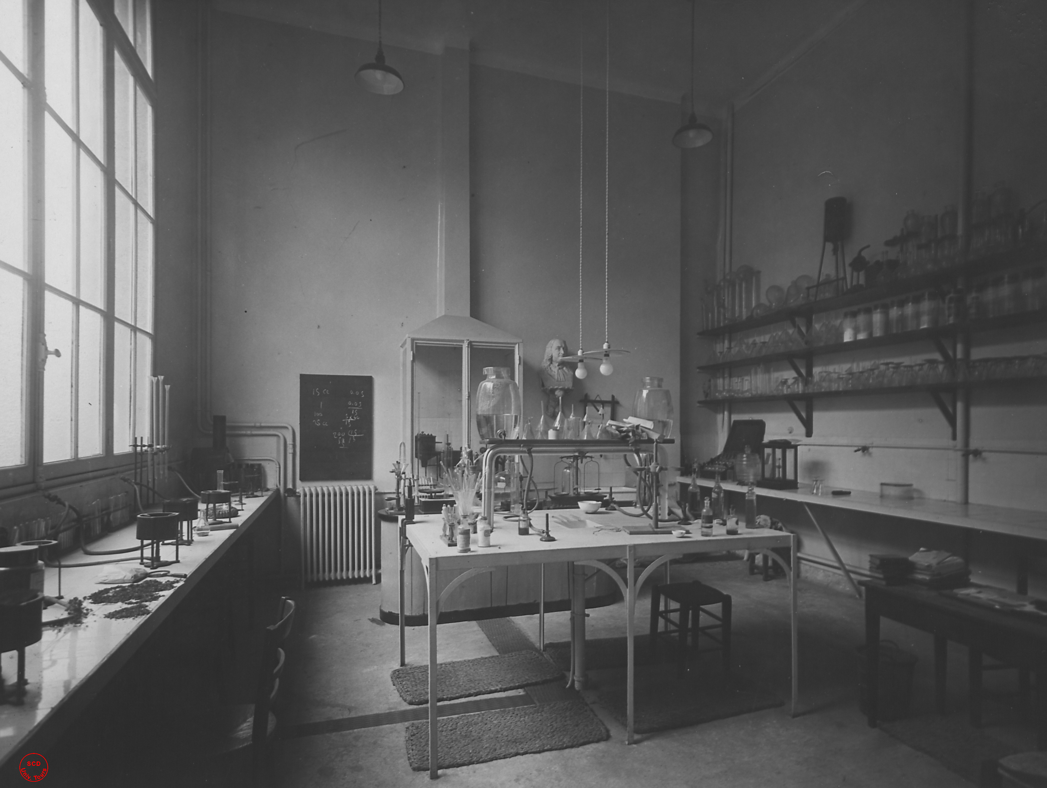 Un laboratoire de chimie ou laboratoire de pharmacie 