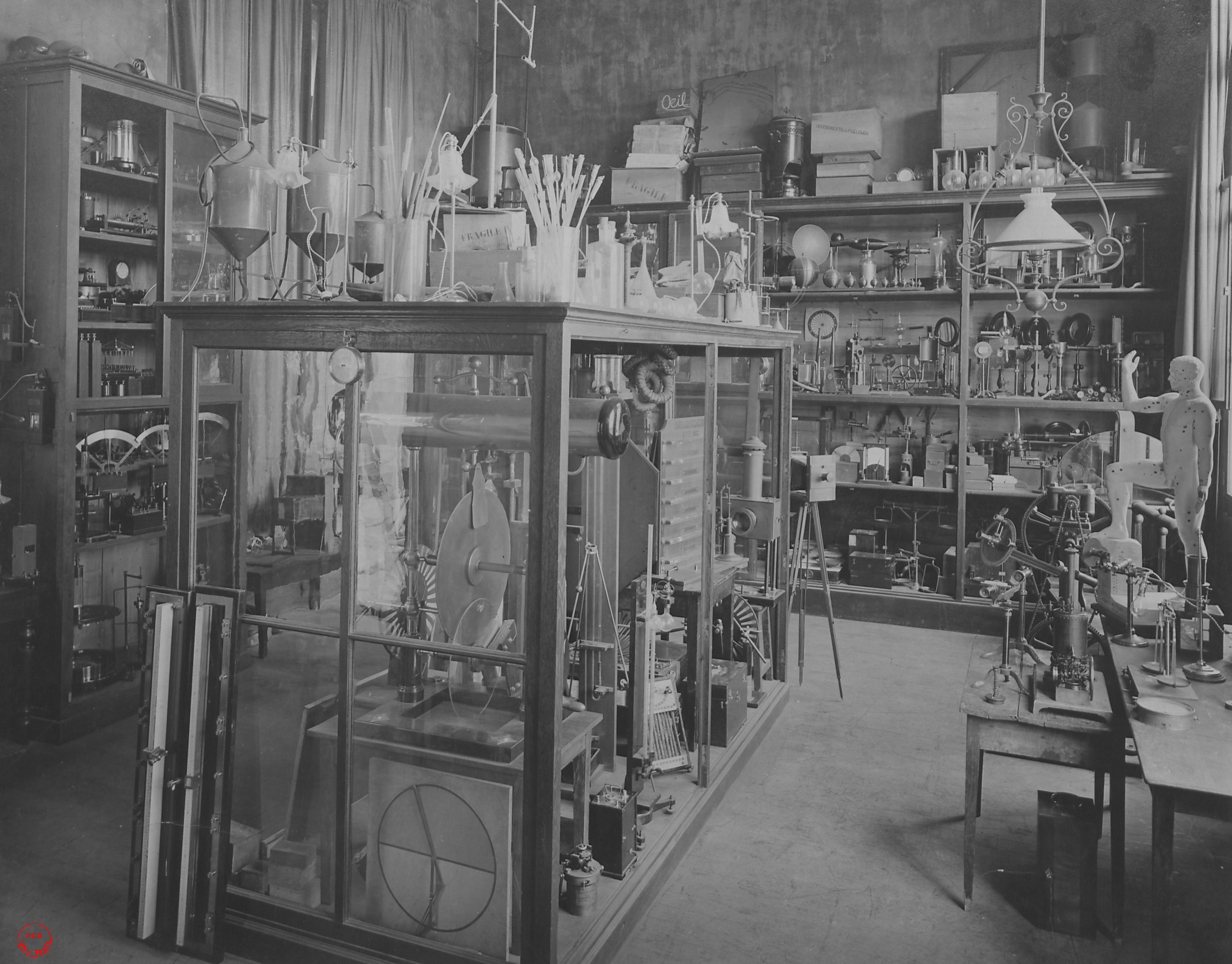 École de médecine et de pharmacie de Tours, laboratoire de physique