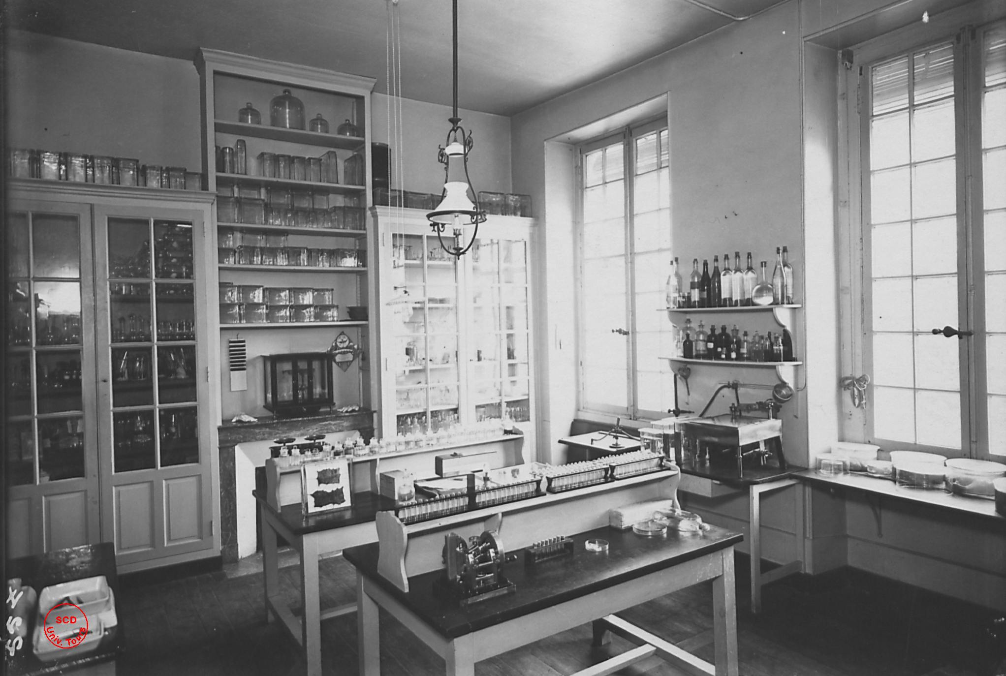 École de médecine, laboratoire des chimiques, salle d'anatomie pathologique 